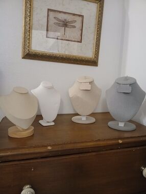 4 Small To Medium Jewelry Displays